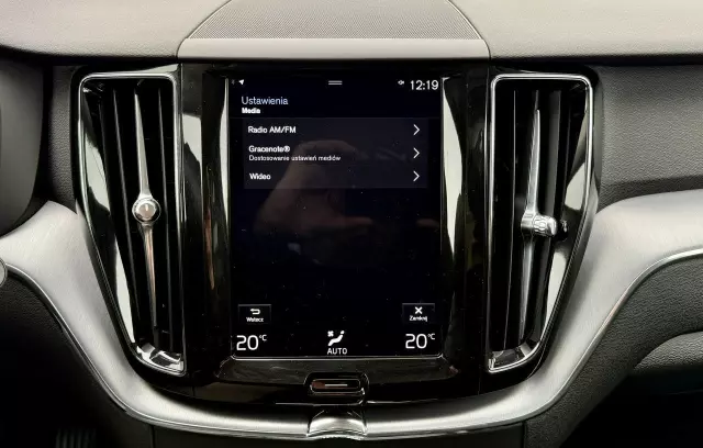 VOLVO XC 60 D4 AWD Momentum Pro