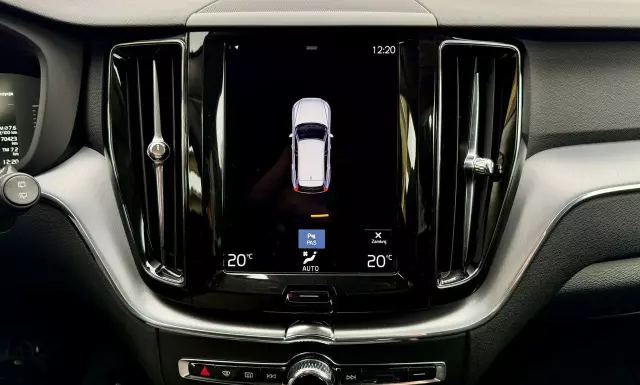 VOLVO XC 60 D4 AWD Momentum Pro