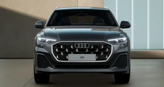 AUDI Q8 