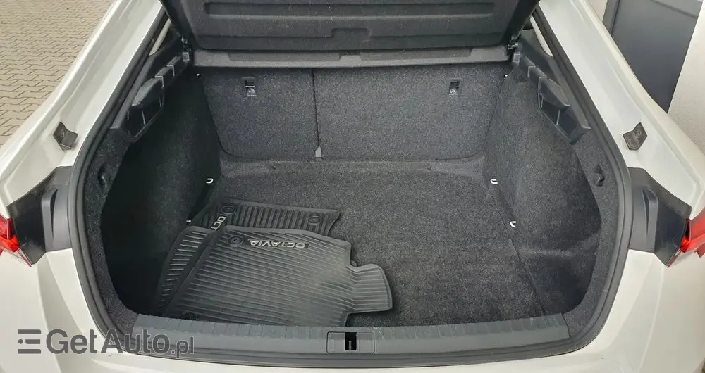 SKODA Octavia 1.0 TSI Active