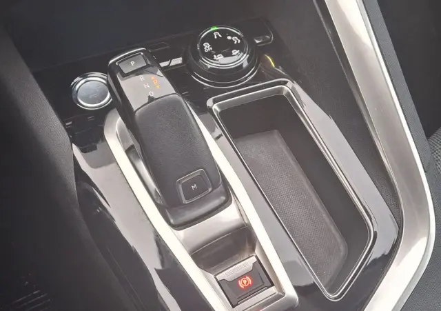 PEUGEOT 3008 1.6 THP Allure S&S EAT6