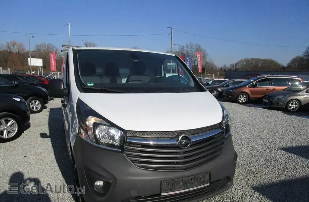 OPEL Vivaro 
