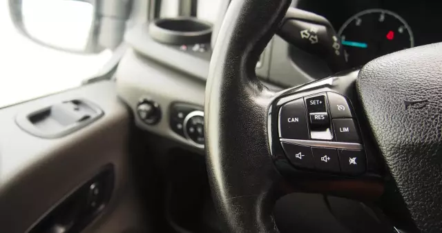 FORD Transit 310 L2H3 Pkw VA MH Trend