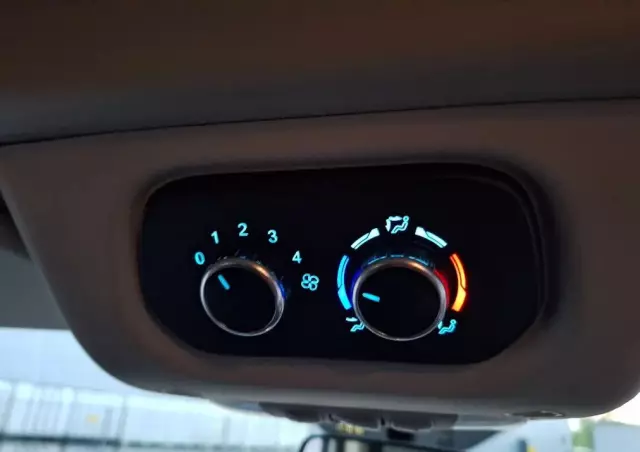 FORD Transit 310 L2H3 Pkw VA MH Trend