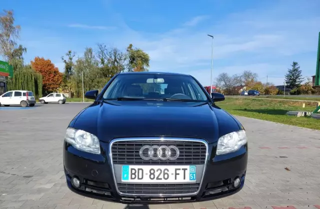 AUDI A4 