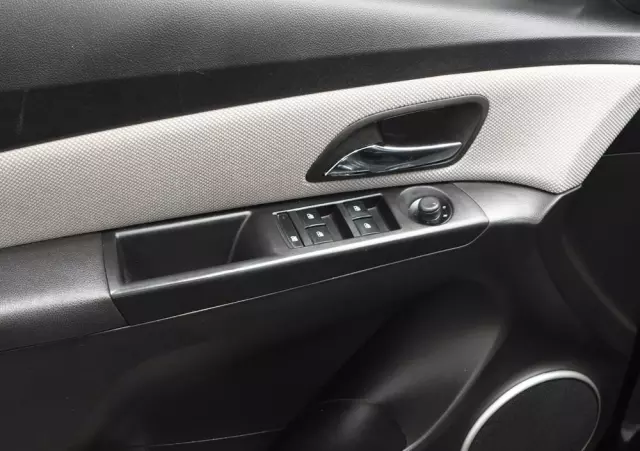 CHEVROLET Cruze 1.8 Automatik LT