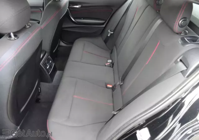 BMW Seria 1 120d xDrive BluePerformance Sport Line