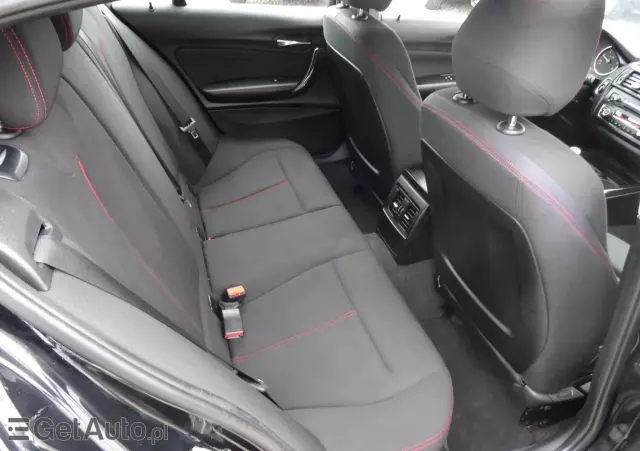 BMW Seria 1 120d xDrive BluePerformance Sport Line