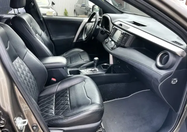 TOYOTA RAV4 Hybrid Prestige 4x4