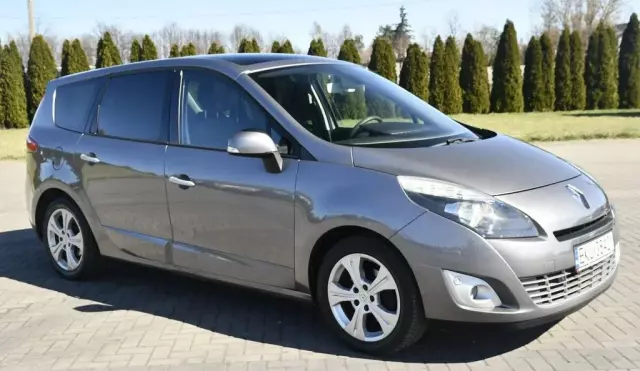 RENAULT Grand Scenic 