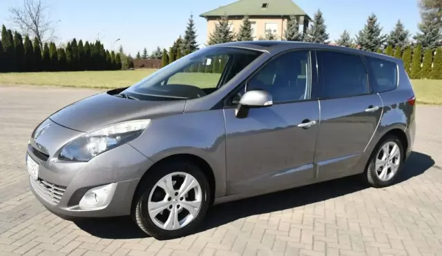 RENAULT Grand Scenic 