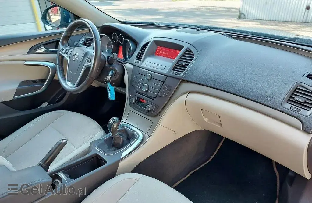 OPEL Insignia 
