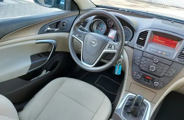 OPEL Insignia 