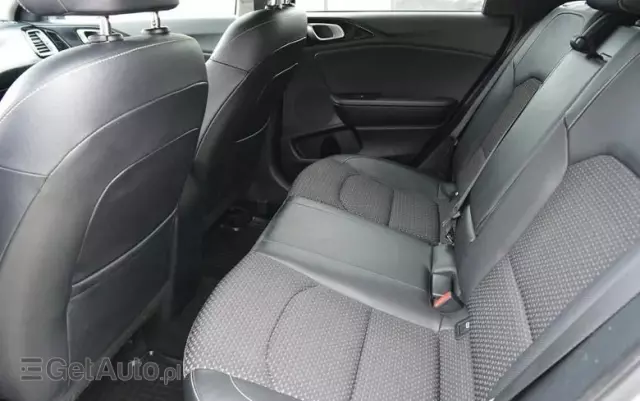 KIA Ceed Cee'd 1.6 CRDi L Business Line DCT