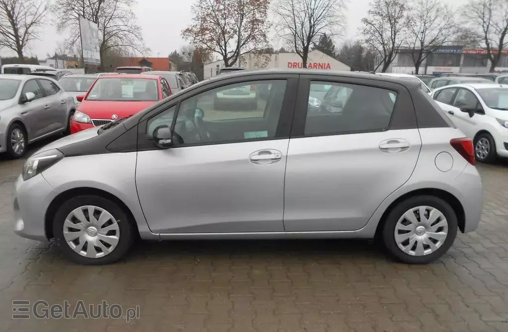 TOYOTA Yaris 
