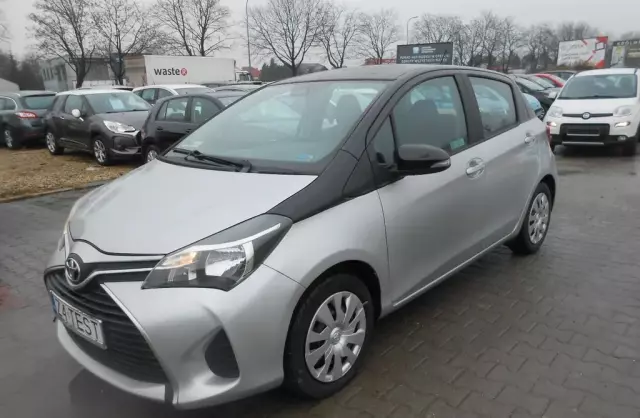 TOYOTA Yaris 
