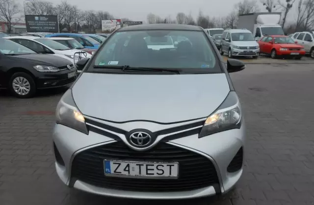 TOYOTA Yaris 