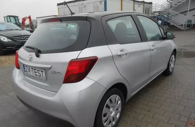 TOYOTA Yaris 