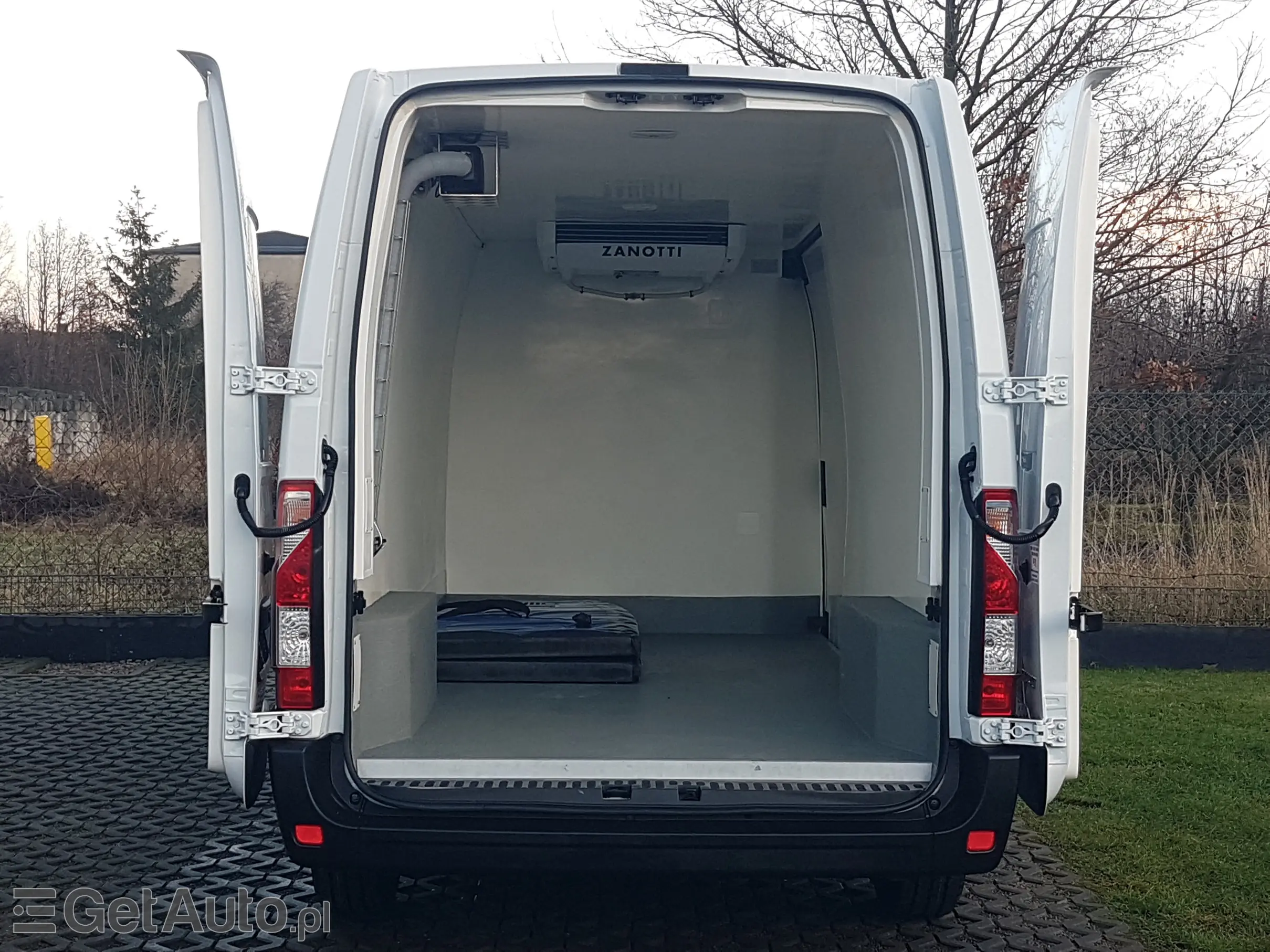 RENAULT Master FWD L3H2 CHŁODNIA AGREGAT 2 KOMORY MATERAC IZOTERMA GRZANIE WEBASTO AC