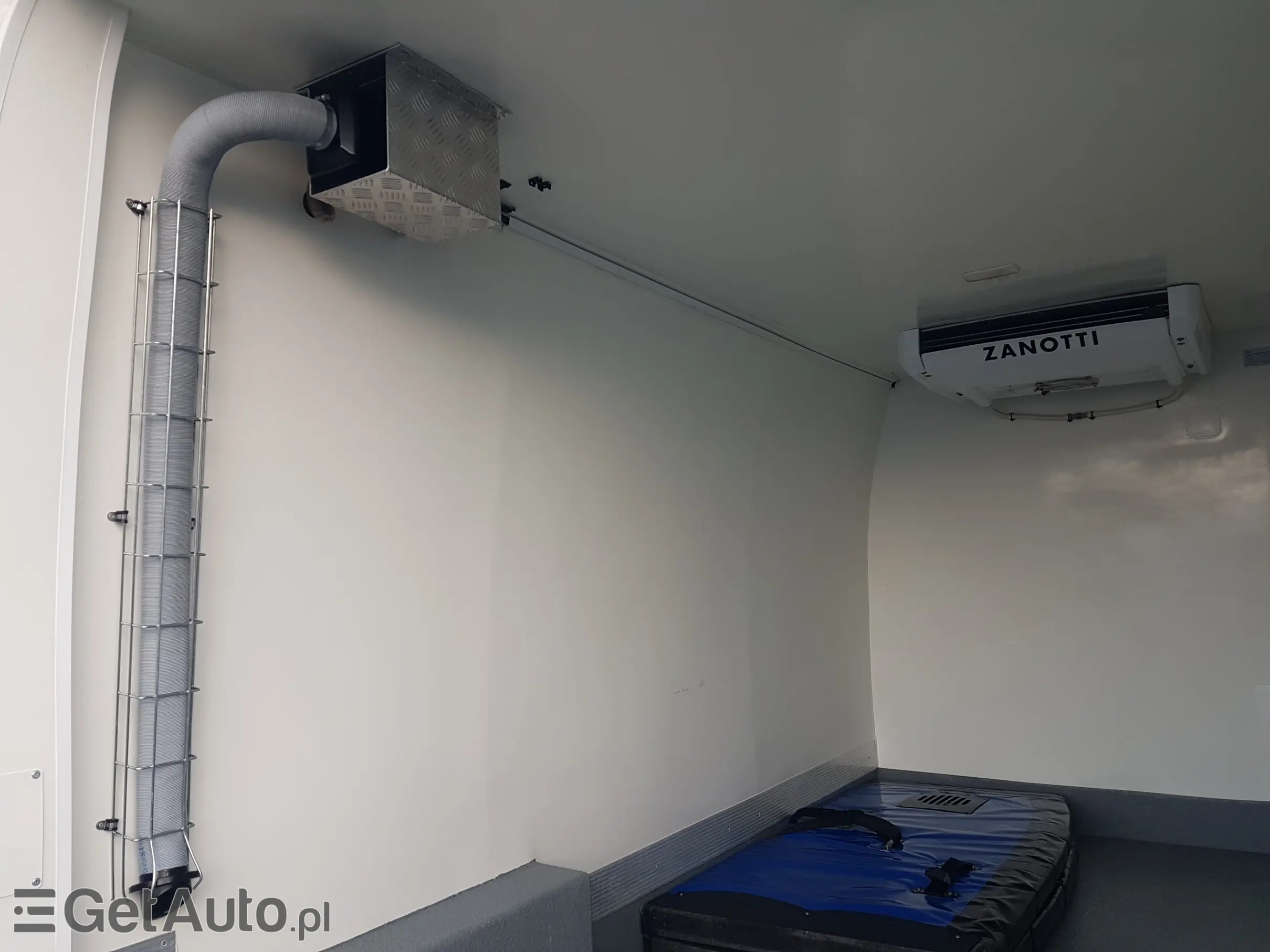 RENAULT Master FWD L3H2 CHŁODNIA AGREGAT 2 KOMORY MATERAC IZOTERMA GRZANIE WEBASTO AC