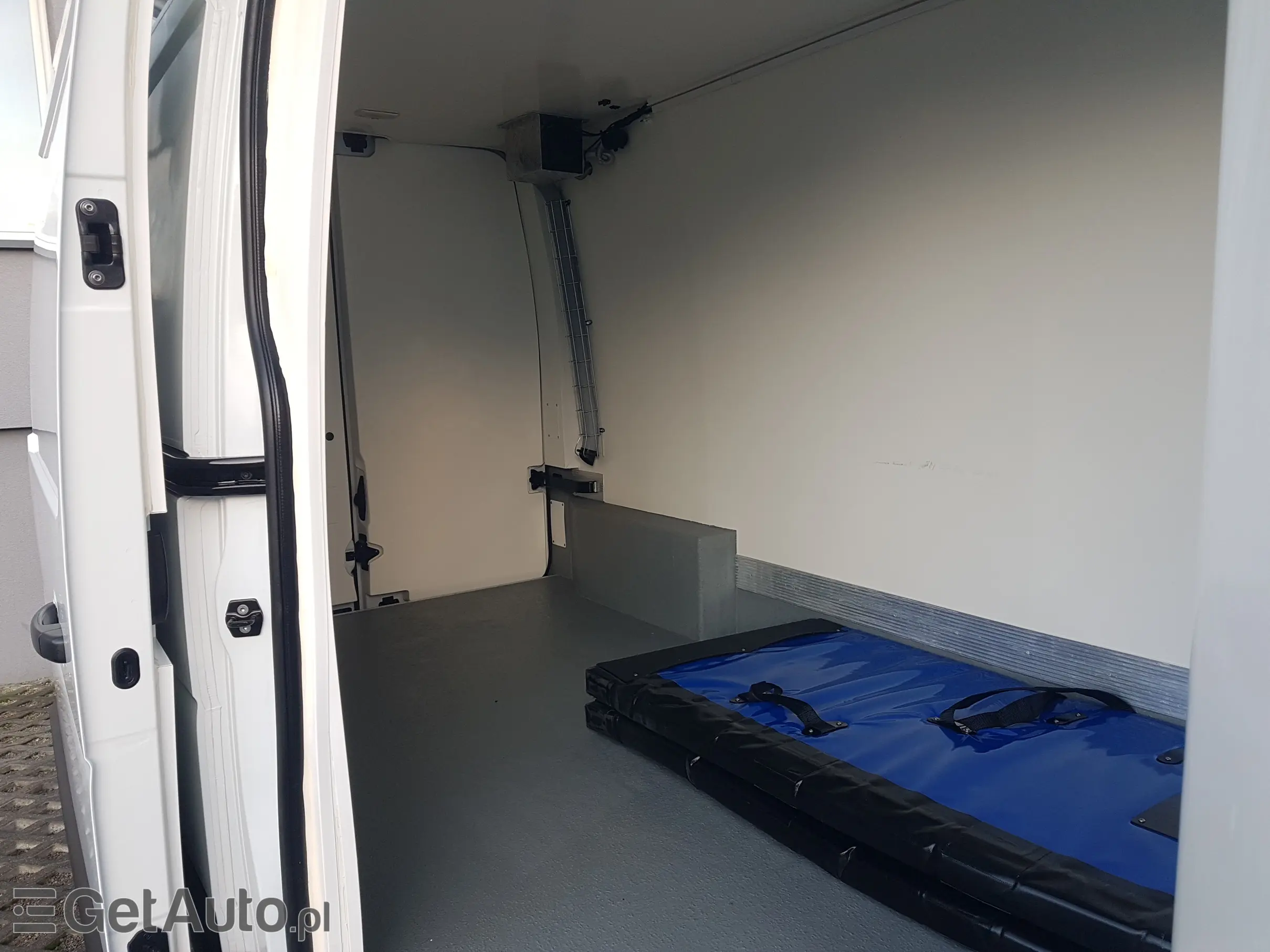 RENAULT Master FWD L3H2 CHŁODNIA AGREGAT 2 KOMORY MATERAC IZOTERMA GRZANIE WEBASTO AC