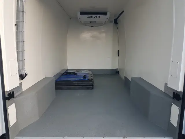 RENAULT Master FWD L3H2 CHŁODNIA AGREGAT 2 KOMORY MATERAC IZOTERMA GRZANIE WEBASTO AC