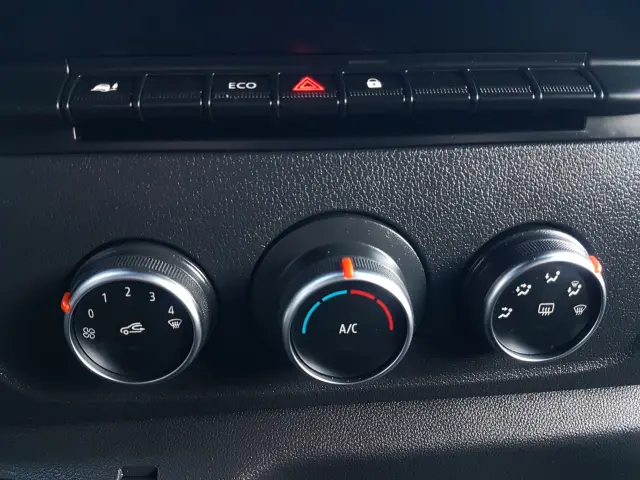 RENAULT Master FWD L3H2 CHŁODNIA AGREGAT 2 KOMORY MATERAC IZOTERMA GRZANIE WEBASTO AC