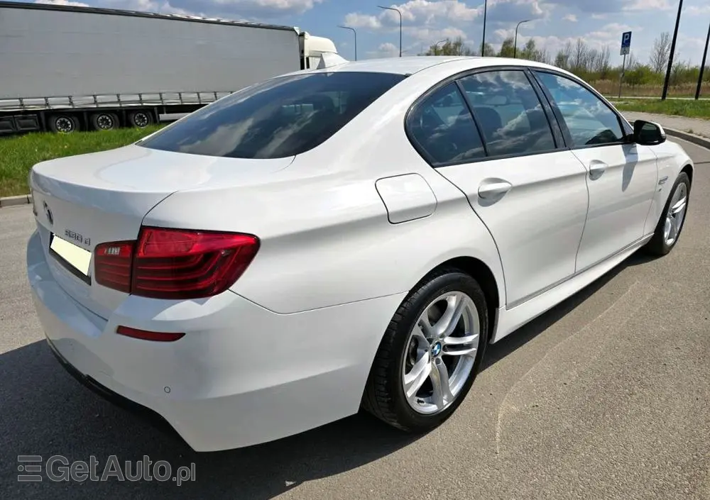 BMW Seria 5 530d xDrive Sport-Aut