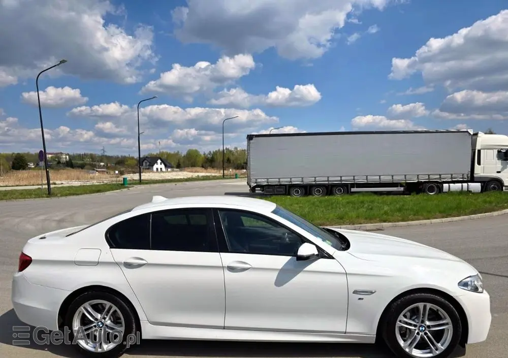 BMW Seria 5 530d xDrive Sport-Aut