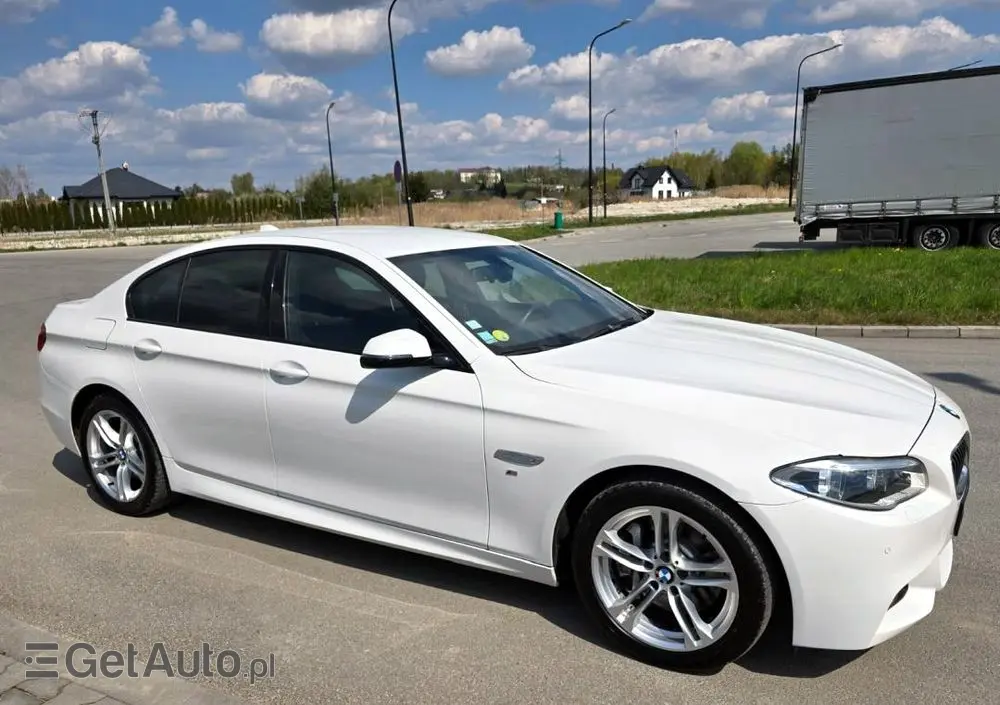BMW Seria 5 530d xDrive Sport-Aut