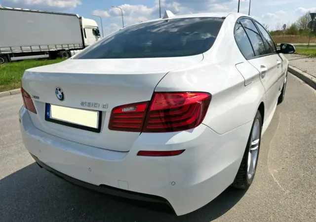 BMW Seria 5 530d xDrive Sport-Aut