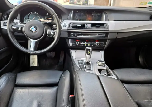 BMW Seria 5 530d xDrive Sport-Aut