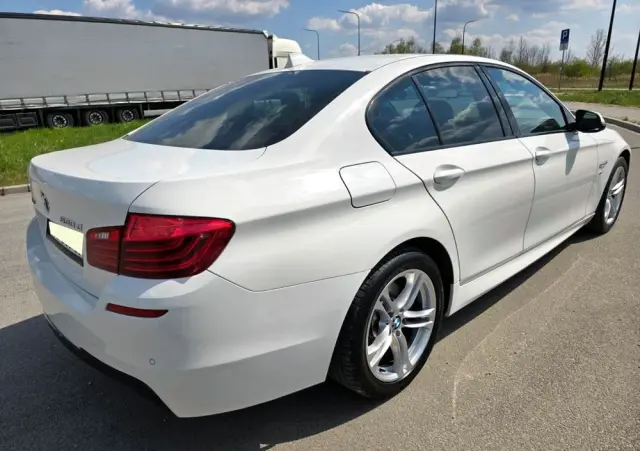BMW Seria 5 530d xDrive Sport-Aut