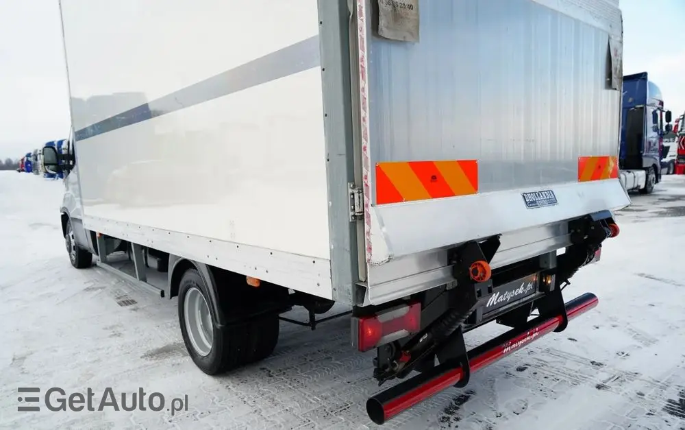 IVECO DAILY 35-150 / KONTENER 4,2 M / WINDA-750kg / BLIŹNIAK DMC: 3500 KG 