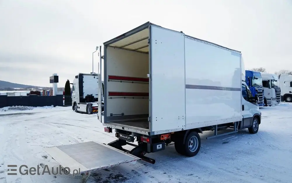 IVECO DAILY 35-150 / KONTENER 4,2 M / WINDA-750kg / BLIŹNIAK DMC: 3500 KG 