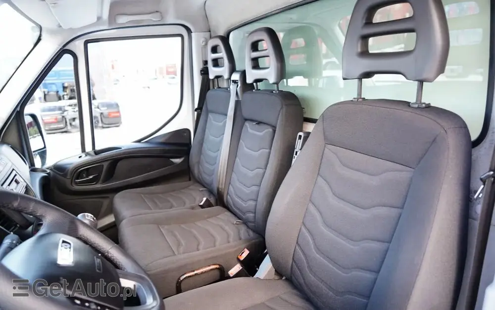 IVECO DAILY 35-150 / KONTENER 4,2 M / WINDA-750kg / BLIŹNIAK DMC: 3500 KG 