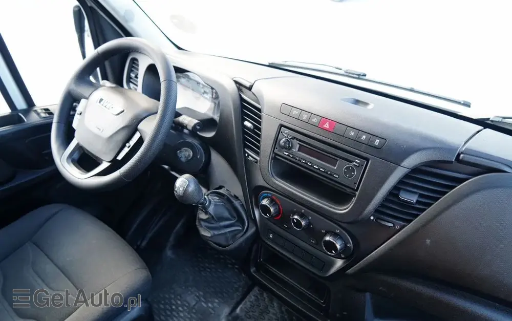 IVECO DAILY 35-150 / KONTENER 4,2 M / WINDA-750kg / BLIŹNIAK DMC: 3500 KG 