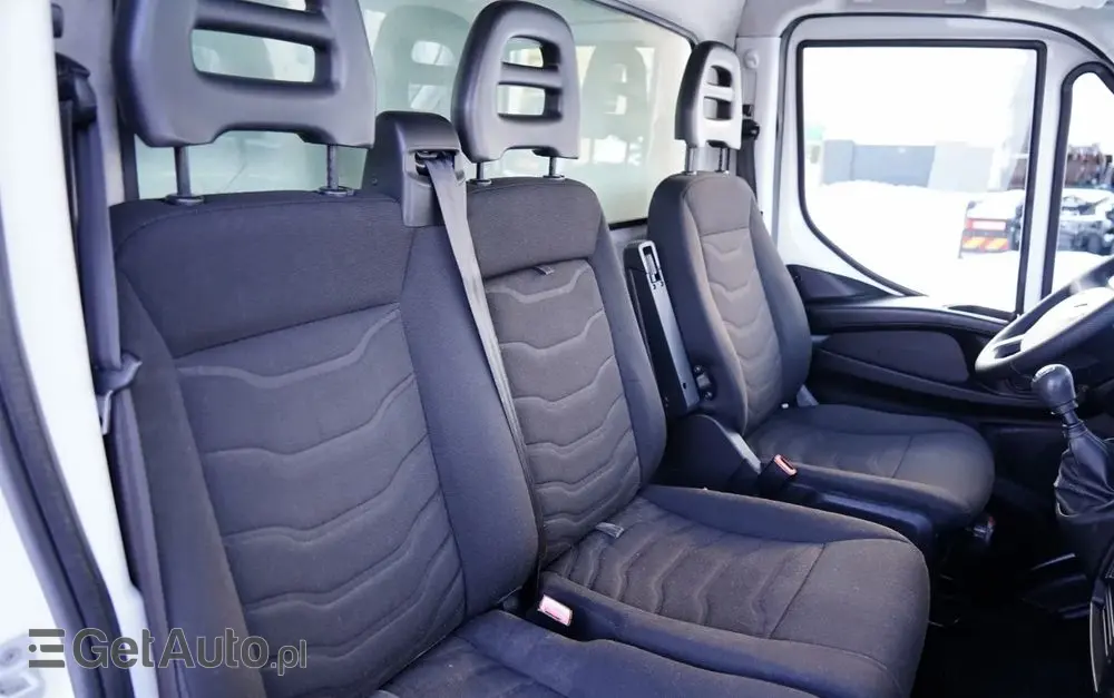 IVECO DAILY 35-150 / KONTENER 4,2 M / WINDA-750kg / BLIŹNIAK DMC: 3500 KG 