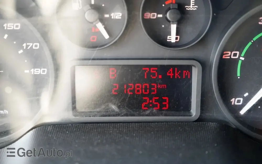 IVECO DAILY 35-150 / KONTENER 4,2 M / WINDA-750kg / BLIŹNIAK DMC: 3500 KG 