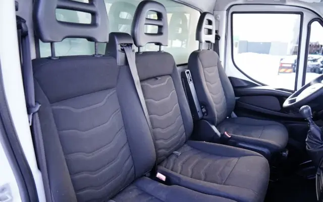 IVECO DAILY 35-150 / KONTENER 4,2 M / WINDA-750kg / BLIŹNIAK DMC: 3500 KG 