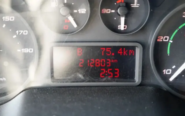 IVECO DAILY 35-150 / KONTENER 4,2 M / WINDA-750kg / BLIŹNIAK DMC: 3500 KG 