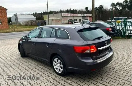 TOYOTA Avensis 