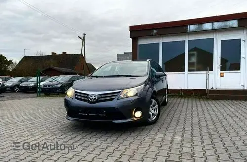 TOYOTA Avensis 