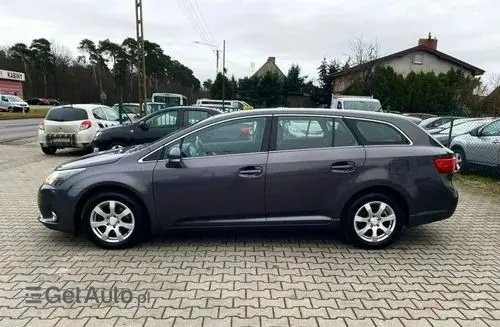 TOYOTA Avensis 