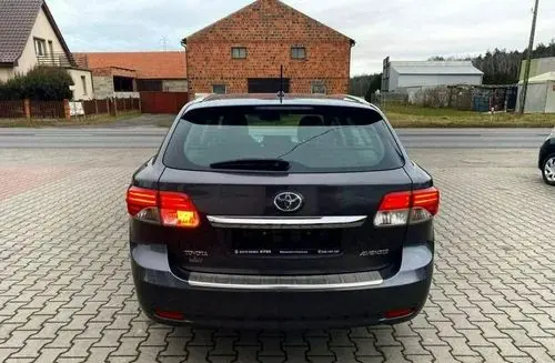 TOYOTA Avensis 