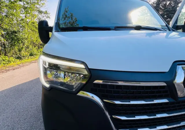 RENAULT Master IV klima Tablet 35 tys km ! Pikowane fotele ! L3h2 hak ! 