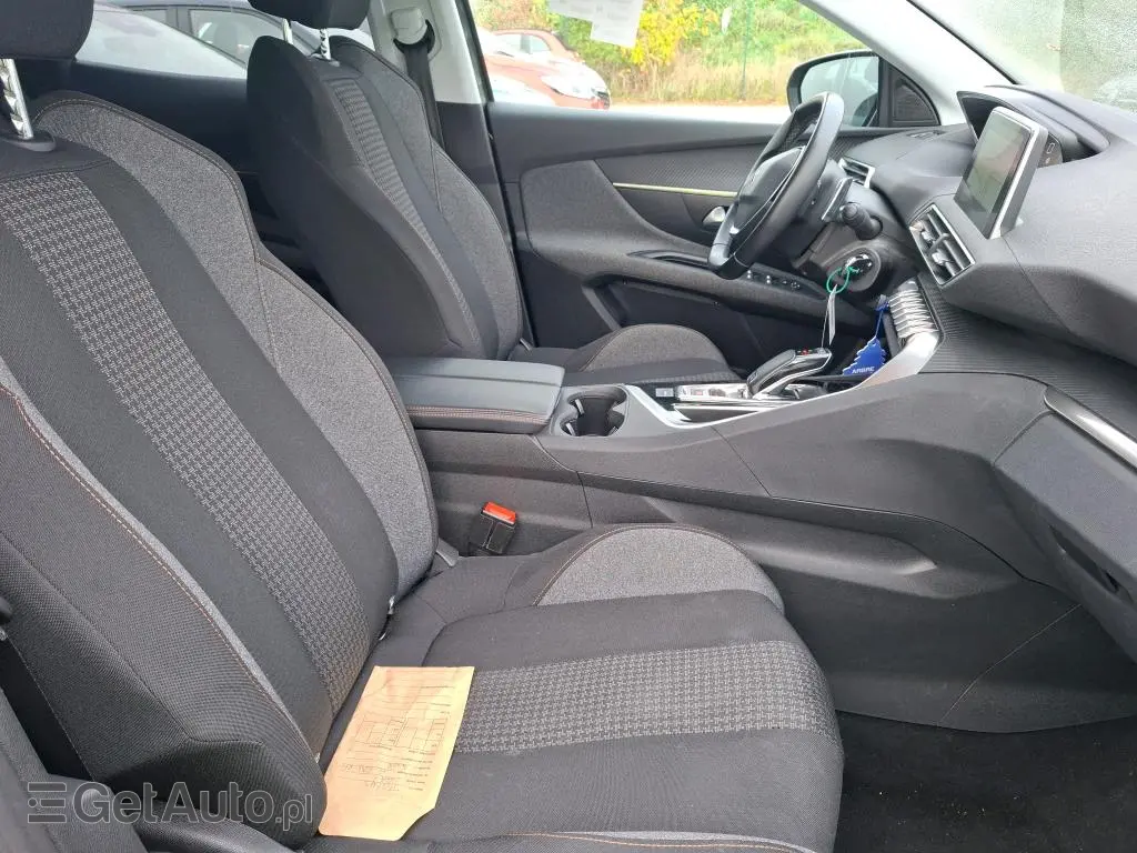 PEUGEOT 3008 Active 130 S&S Aut.