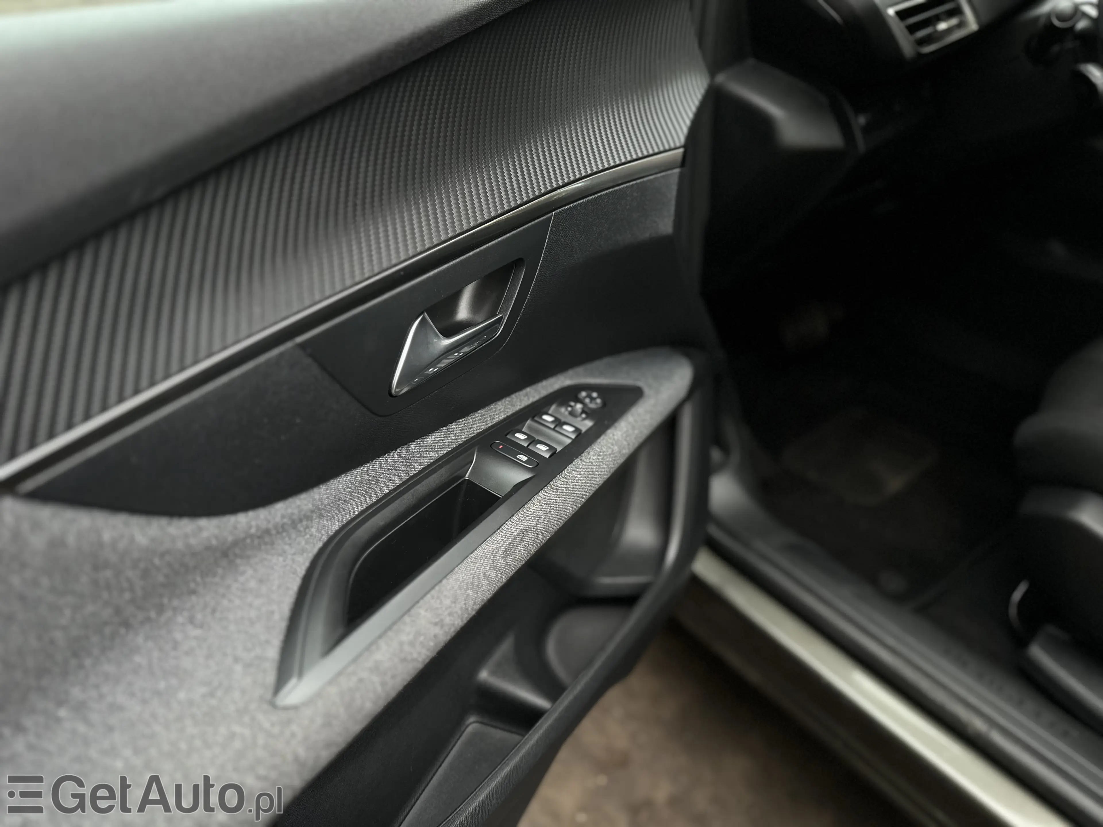 PEUGEOT 3008 Active 130 S&S Aut.