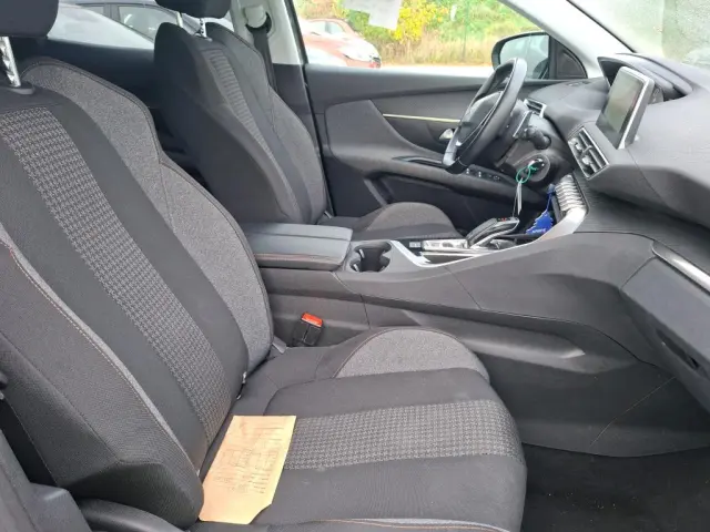 PEUGEOT 3008 Active 130 S&S Aut.