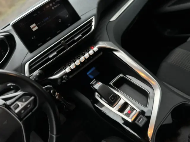 PEUGEOT 3008 Active 130 S&S Aut.